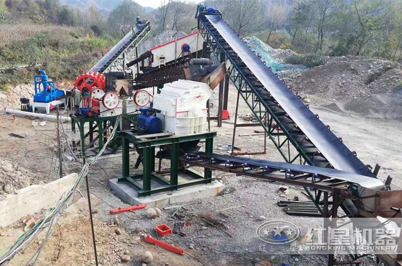750x250顎式破碎機(jī)應(yīng)用現(xiàn)場(chǎng)三