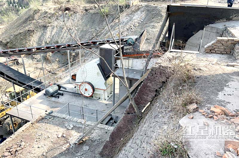 重錘式破碎機現(xiàn)場實拍 重錘式破碎機現(xiàn)場實拍