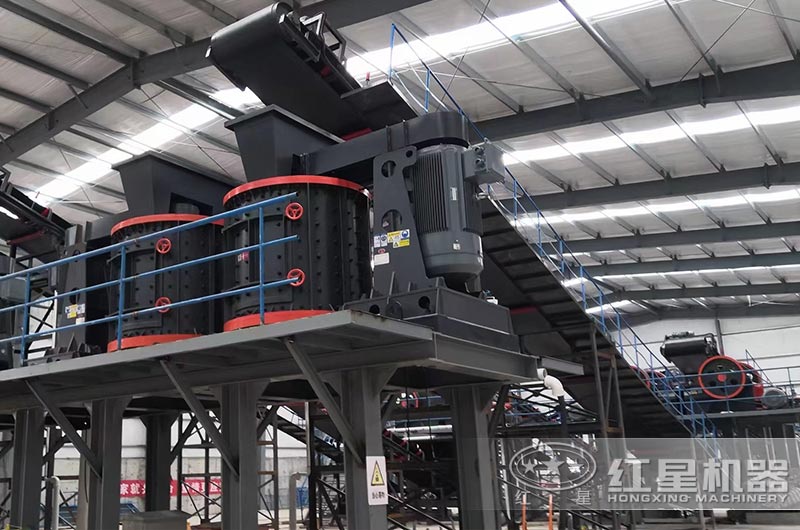 復合式破碎機現(xiàn)場