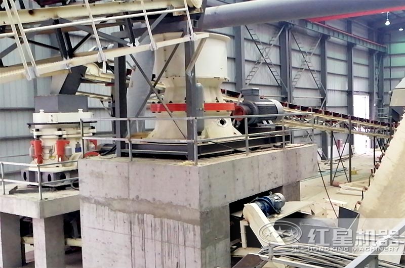 圓錐破碎機(jī)現(xiàn)場