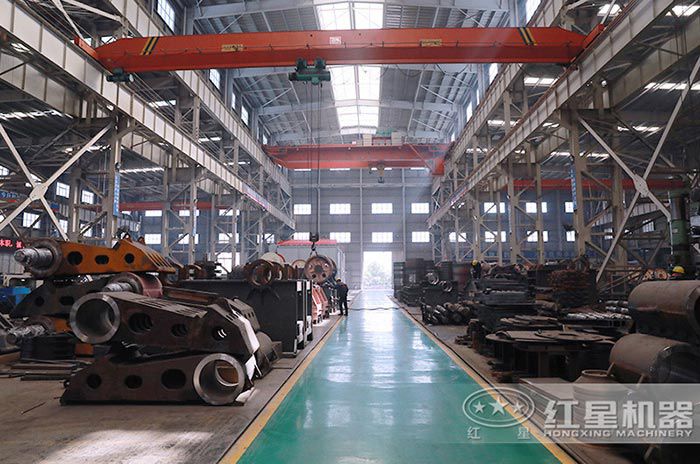 小型磕石機(jī)車間