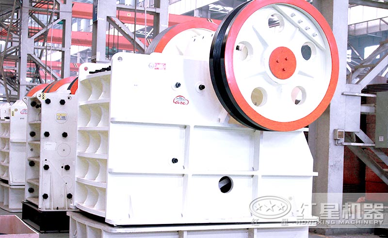 顎式青石粉碎機(jī)車(chē)間圖 顎式青石粉碎機(jī)車(chē)間圖