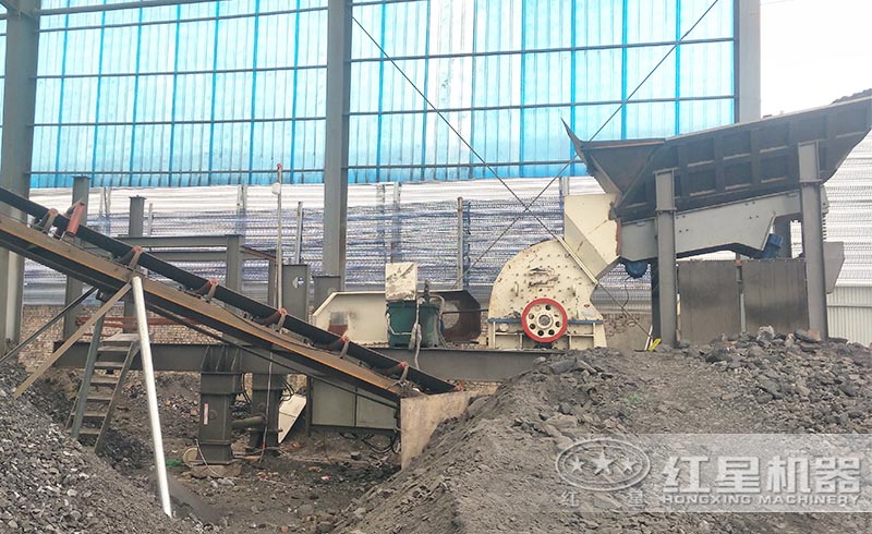 礦渣破碎機(jī)現(xiàn)場(chǎng)