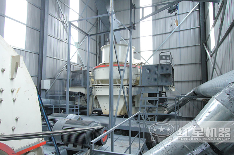 重錘式破碎機+制砂機現(xiàn)場