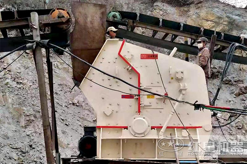 常用巖石粉碎反擊式破碎機(jī)
