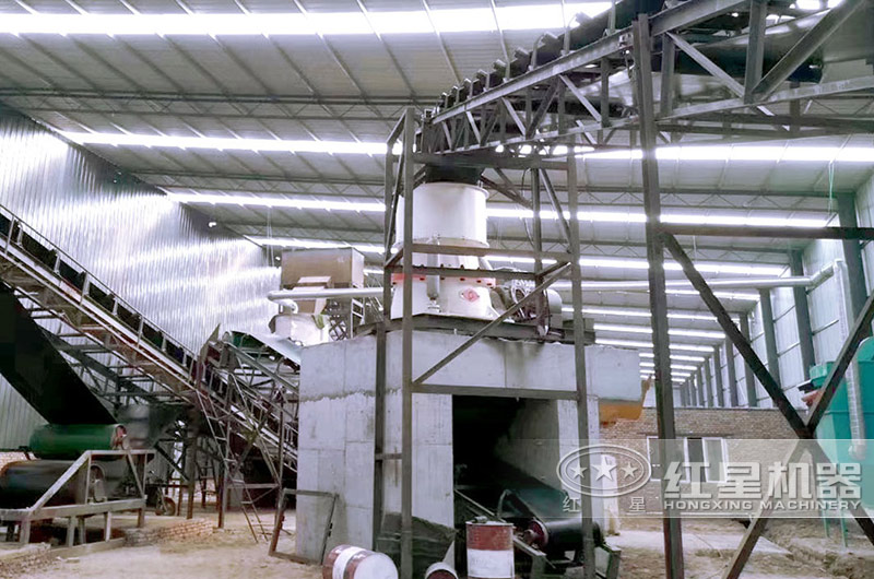 日產(chǎn)500噸小型圓錐破石機(jī)現(xiàn)場