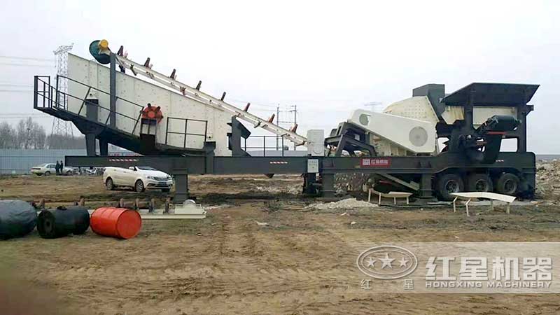 移動式重錘破碎機現(xiàn)場 移動式重錘破碎機現(xiàn)場