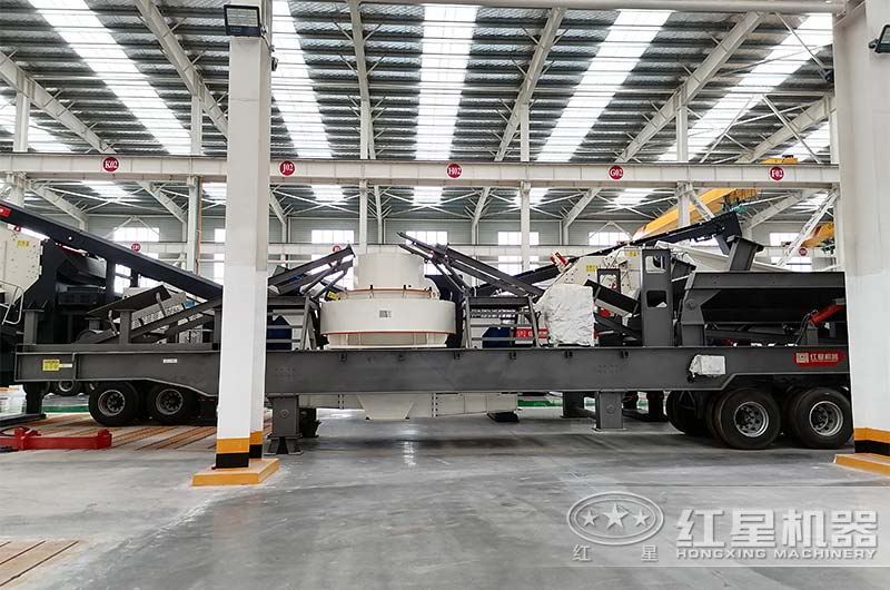 移動(dòng)式制砂機(jī)車間實(shí)拍