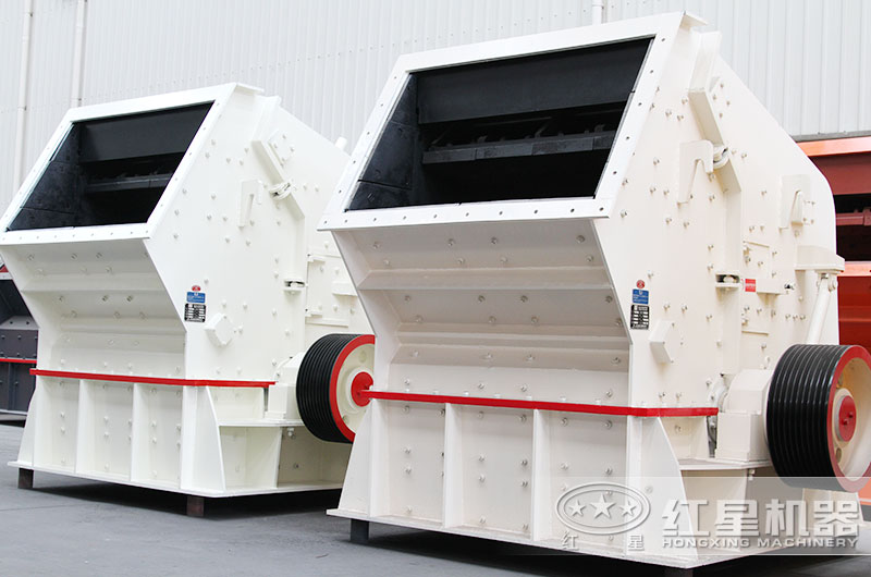 煤矸石中碎反擊式破碎機(jī) 煤矸石中碎反擊式破碎機(jī)