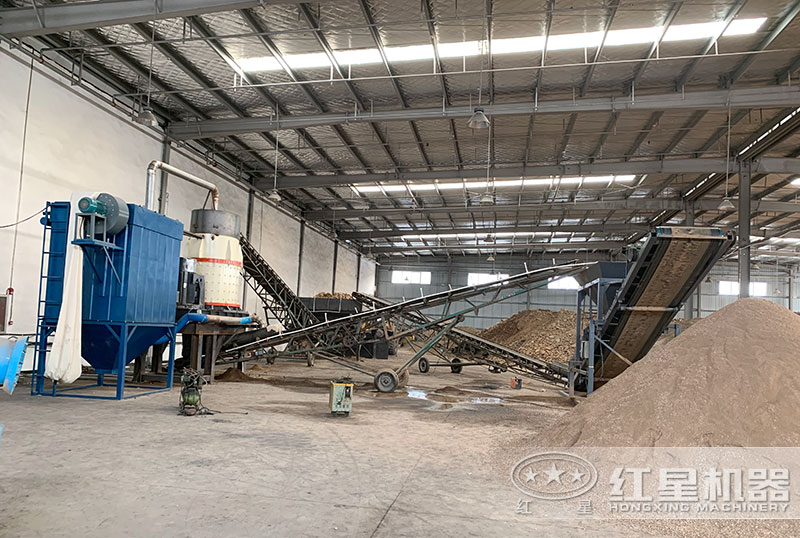 復(fù)合式制砂機(jī)生產(chǎn)現(xiàn)場 復(fù)合式制砂機(jī)生產(chǎn)現(xiàn)場