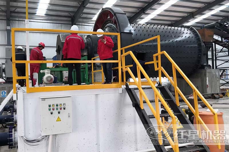 小型球磨機生產(chǎn)現(xiàn)場 小型球磨機生產(chǎn)現(xiàn)場