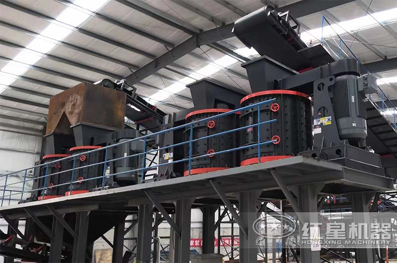 立式破碎制砂機(jī)生產(chǎn)現(xiàn)場 立式破碎制砂機(jī)生產(chǎn)現(xiàn)場