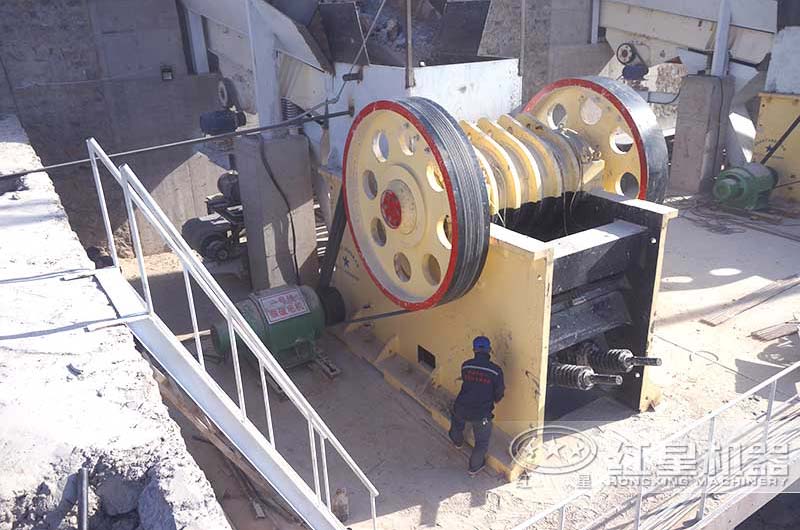 PE1200x1500顎式破碎機(jī)