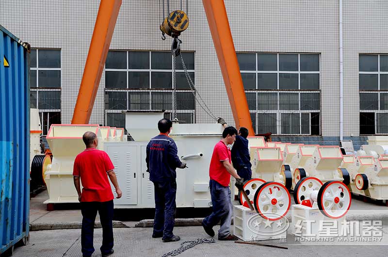 紅星廠家小型破碎機發(fā)貨