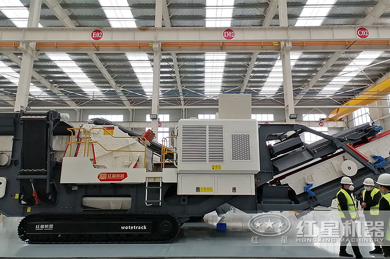 履帶移動(dòng)反擊式破碎機(jī)