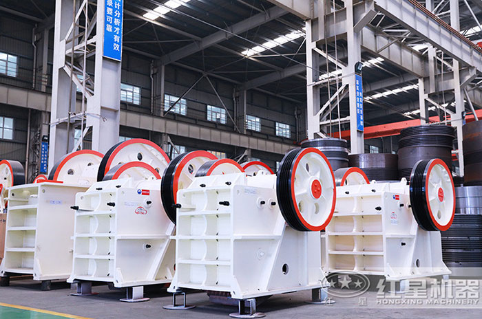 細(xì)鄂式破碎機 細(xì)鄂式破碎機