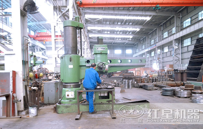 紅星機(jī)器設(shè)備生產(chǎn)車間 紅星機(jī)器設(shè)備生產(chǎn)車間