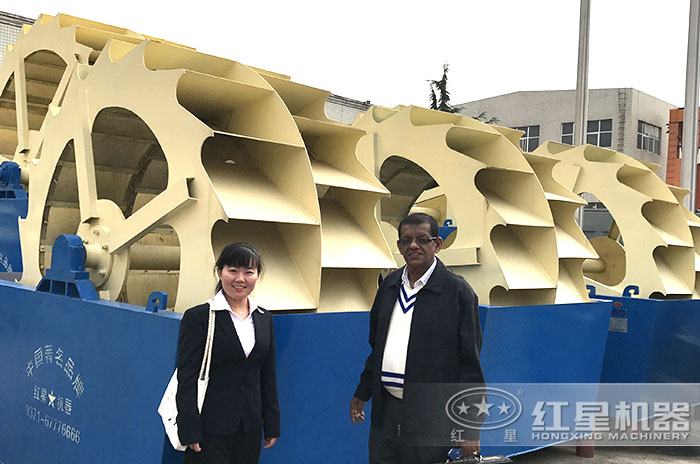 印尼客戶不遠萬里來參觀考察設(shè)備