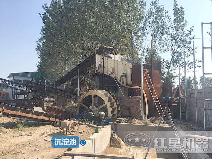 人工沙洗沙設備環(huán)保作業(yè)現(xiàn)場