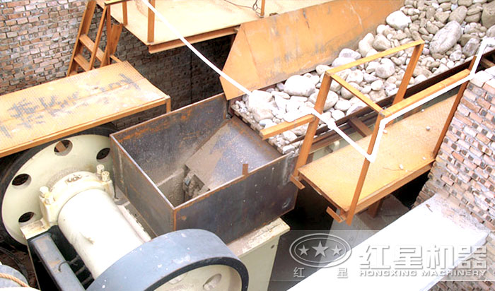 150x750顎式破碎機進料口