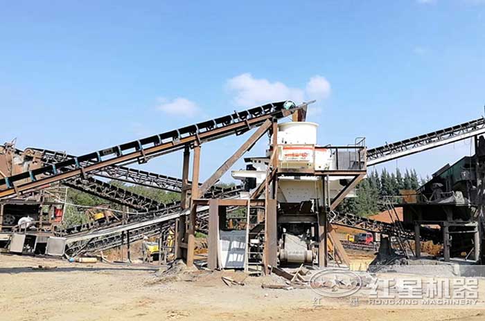 河卵石制砂生產(chǎn)線正在安裝中