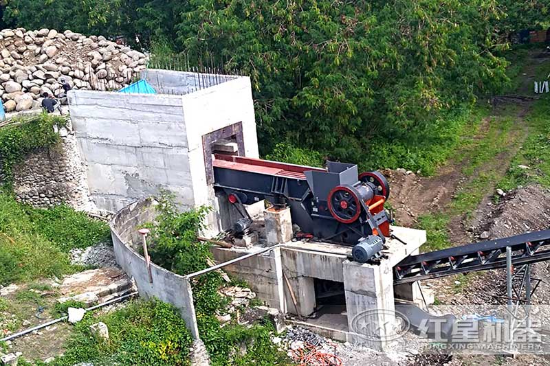 顎式粉碎機(jī)安裝現(xiàn)場(chǎng)