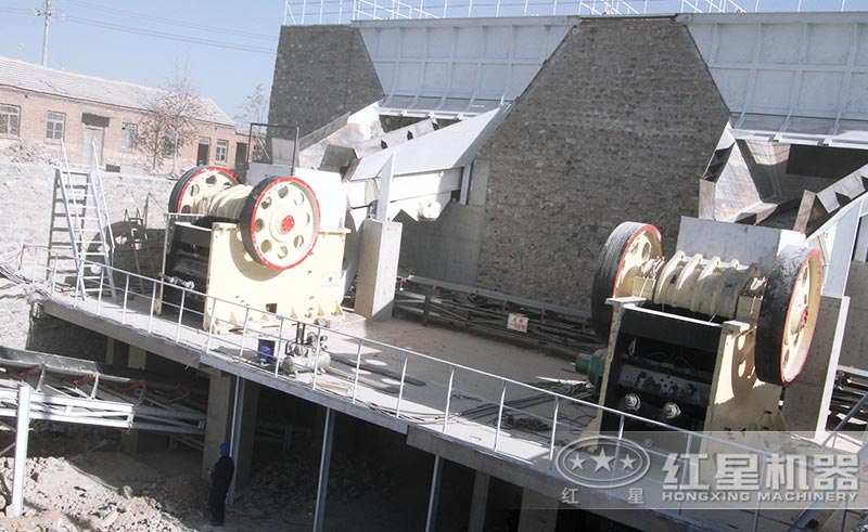 安徽花崗巖破碎制砂生產(chǎn)線(xiàn)安裝現(xiàn)場(chǎng)