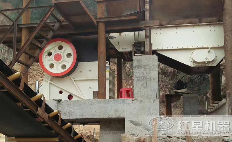 石灰石破碎加工設(shè)備——顎式破碎機(jī)