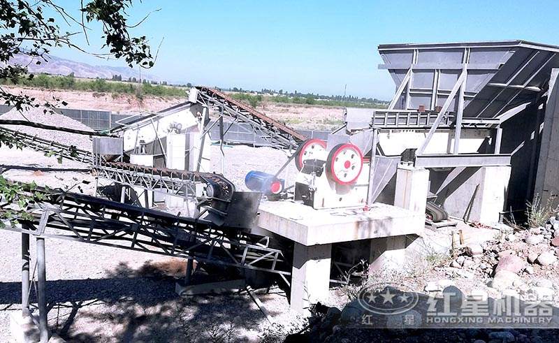 顎式碎石子現(xiàn)場(chǎng)