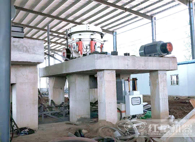 小型圓錐碎石機(jī)