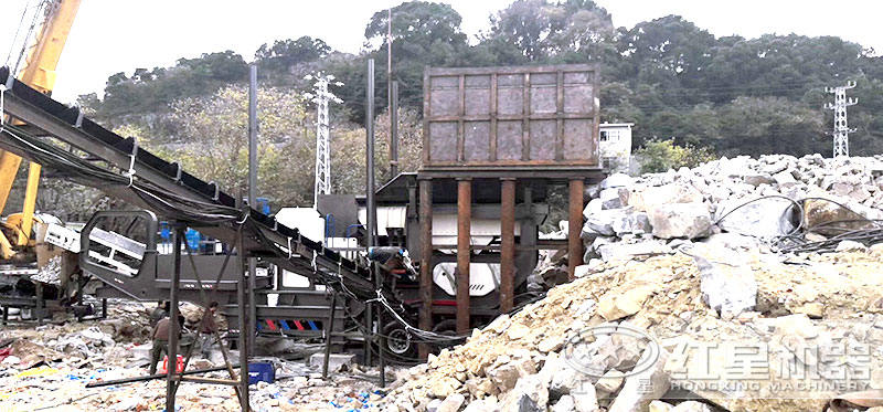 輪胎大型移動破石機(jī)