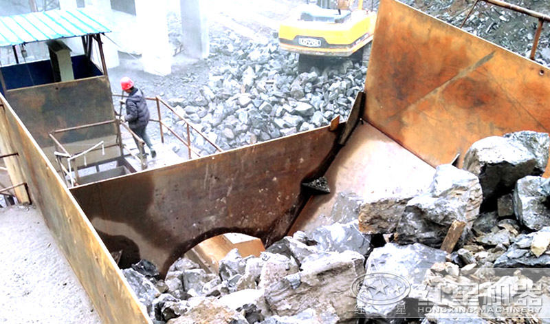 顎式破碎機(jī)粗碎過程