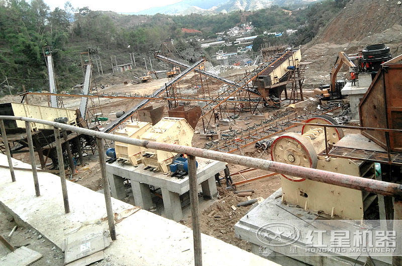公路碎石生產(chǎn)線生產(chǎn)現(xiàn)場(chǎng)