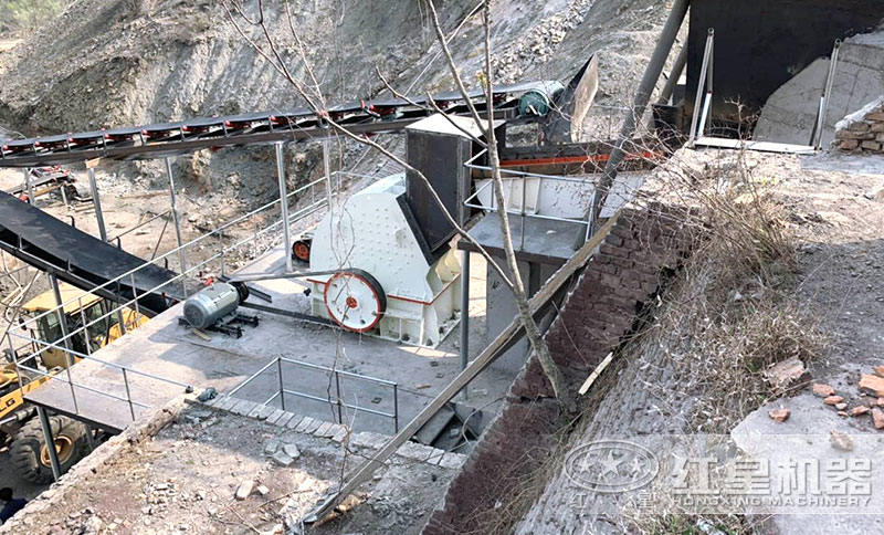 錘式破碎機(jī)作業(yè)現(xiàn)場(chǎng)