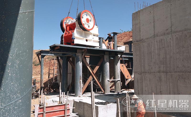 HDX德版連體顎式破碎機(jī)安裝圖