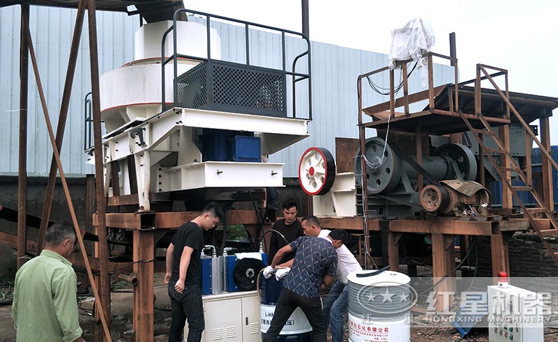 配置較簡(jiǎn)單的生產(chǎn)線(xiàn)安裝現(xiàn)場(chǎng)