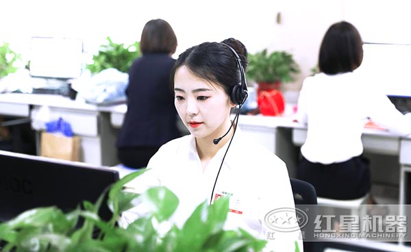 紅星工作人員竭誠(chéng)為您服務(wù) 紅星工作人員竭誠(chéng)為您服務(wù)