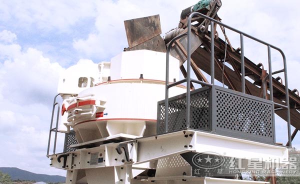 制砂機(jī)工作現(xiàn)場(chǎng) 制砂機(jī)工作現(xiàn)場(chǎng)