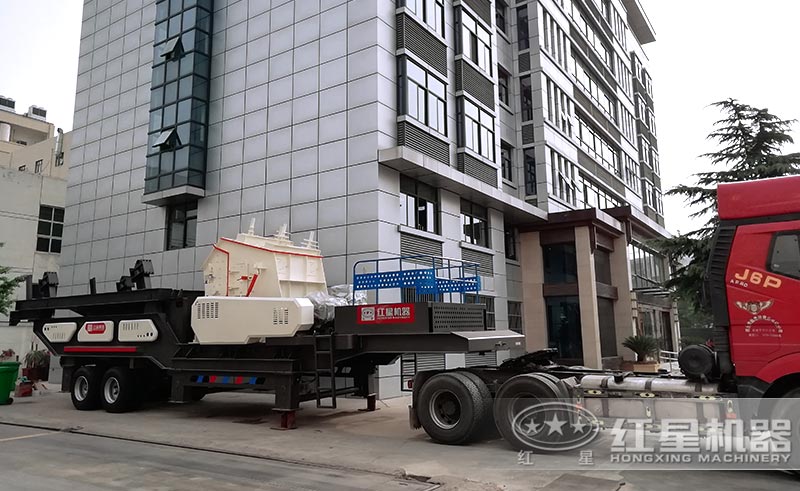 紅星機器建筑垃圾粉碎機正準確發(fā)貨中