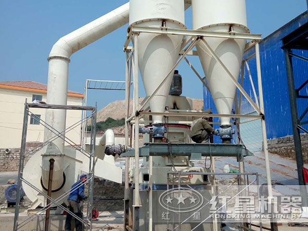 紅星磨粉機生產(chǎn)現(xiàn)場 紅星磨粉機生產(chǎn)現(xiàn)場