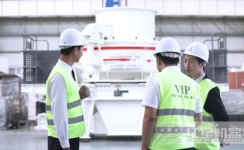 客戶來廠考察全套破碎制砂設(shè)備