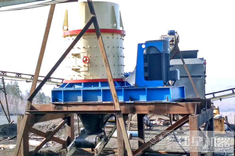 復(fù)合破碎機生產(chǎn)現(xiàn)場