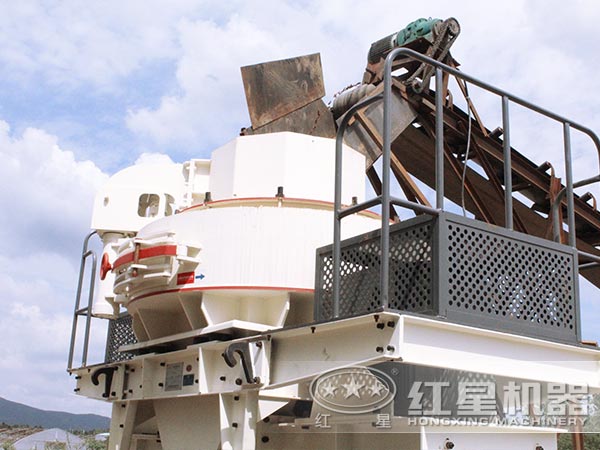 制砂機(jī)安裝現(xiàn)場(chǎng) 制砂機(jī)安裝現(xiàn)場(chǎng)