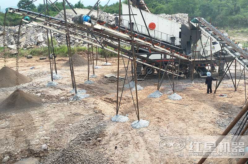 小型簡(jiǎn)易制砂一體機(jī)生產(chǎn)現(xiàn)場(chǎng)