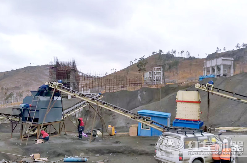 立式復(fù)合破碎機(jī)現(xiàn)場(chǎng)圖