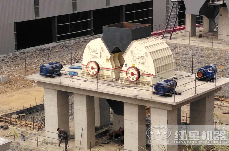 重錘式破碎機(jī)生產(chǎn)現(xiàn)場(chǎng)