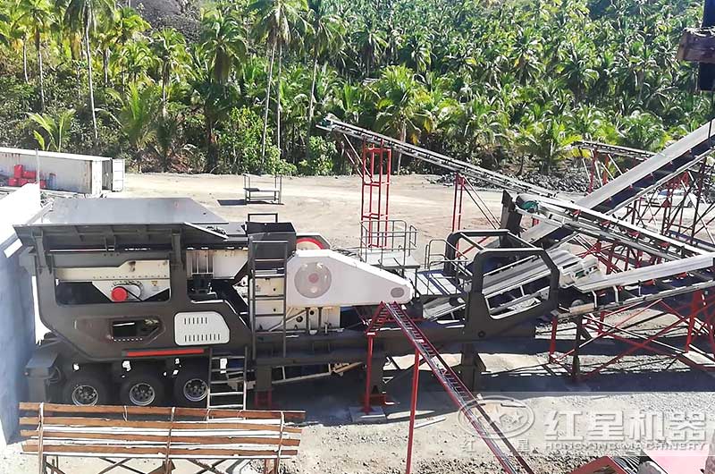 移動顎式破碎機(jī)生產(chǎn)現(xiàn)場