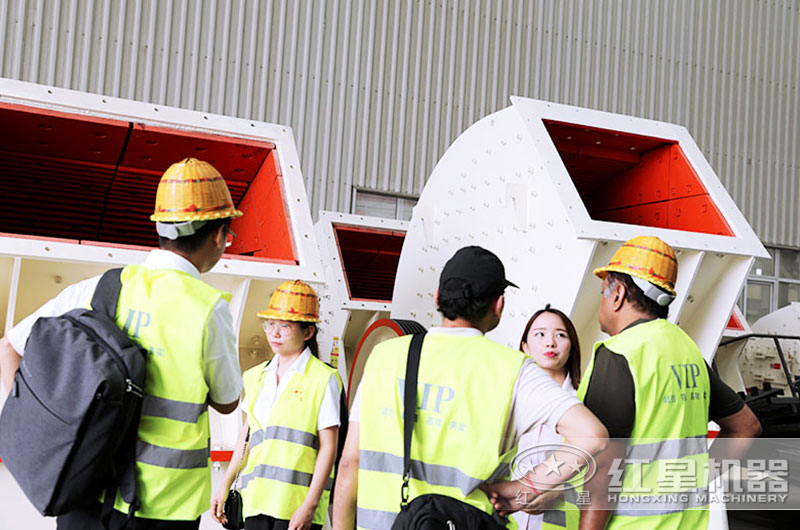 錘式粉碎機(jī)用戶參觀
