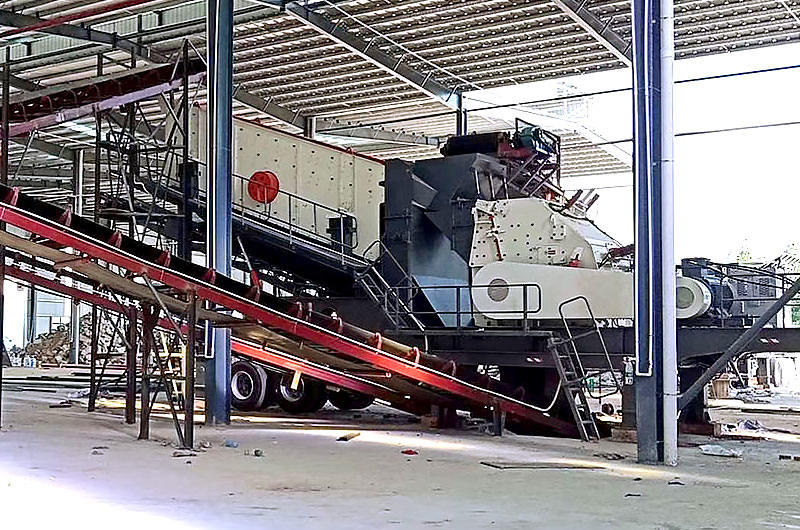 移動式反擊破碎機(jī)現(xiàn)場