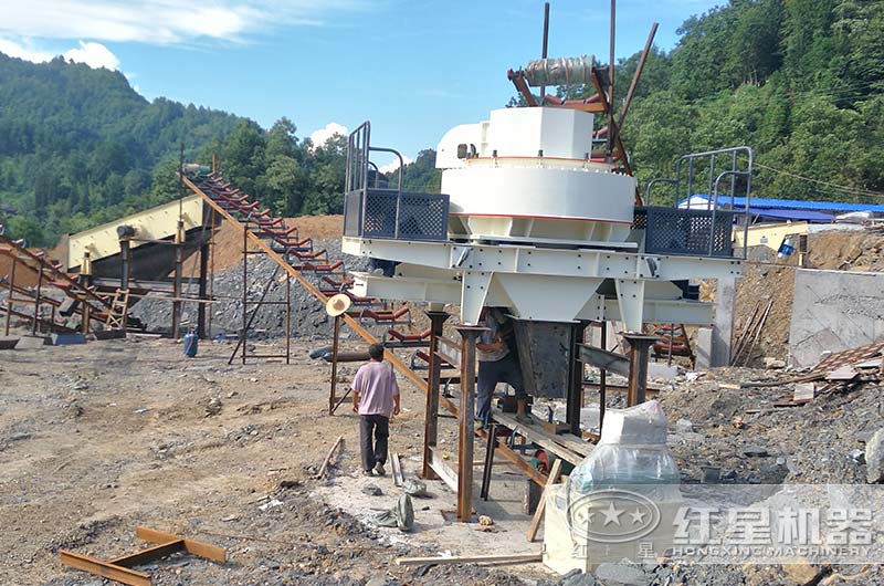 煤矸石磕石機生產(chǎn)現(xiàn)場